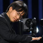 Vincent Ong z Malezji podczas koncertu laureatów XIX Międzynarodowego Konkursu Pianistycznego im. Fryderyka Chopina. Fot. PAP/Radek Pietruszka