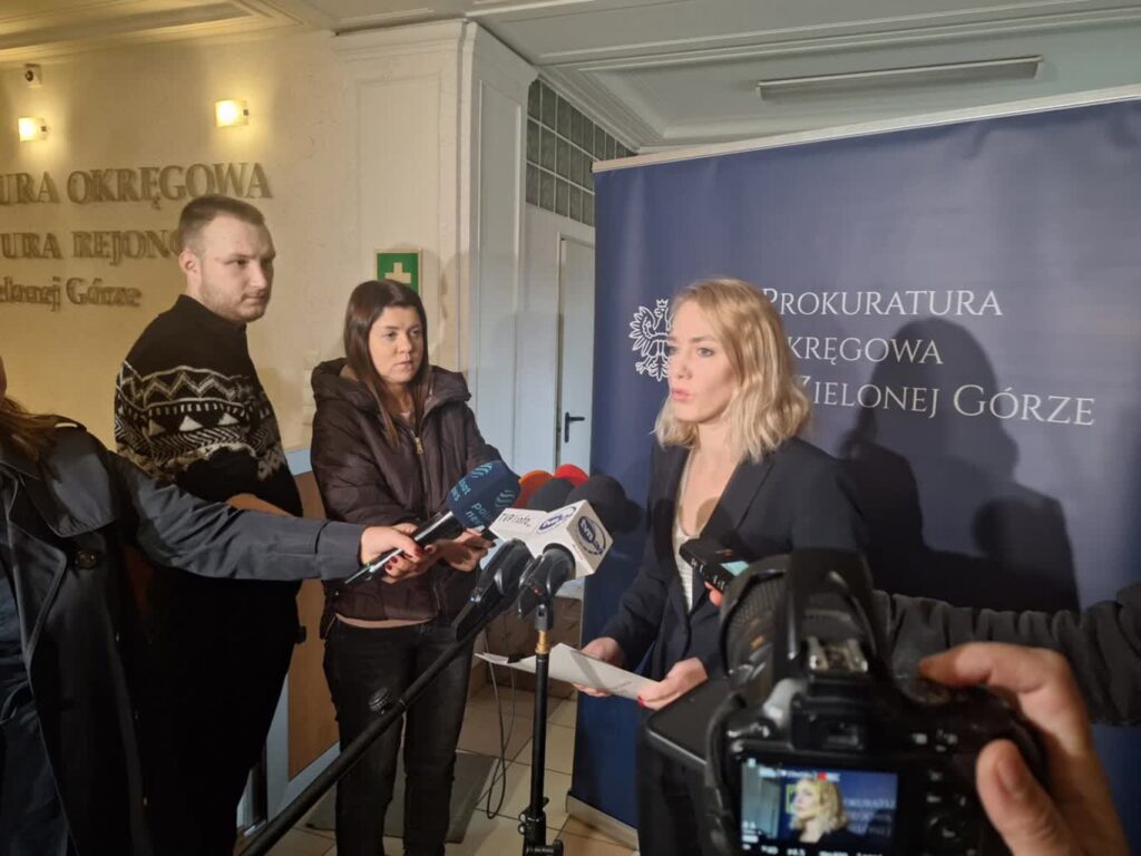 Konferencja prasowa w zielonogórskiej prokuraturze ws. śmiertelnego pogryzienia przez psy. Ofiarą 46-letni kierowca z Puław (fot. Piotr Bakselerowicz)