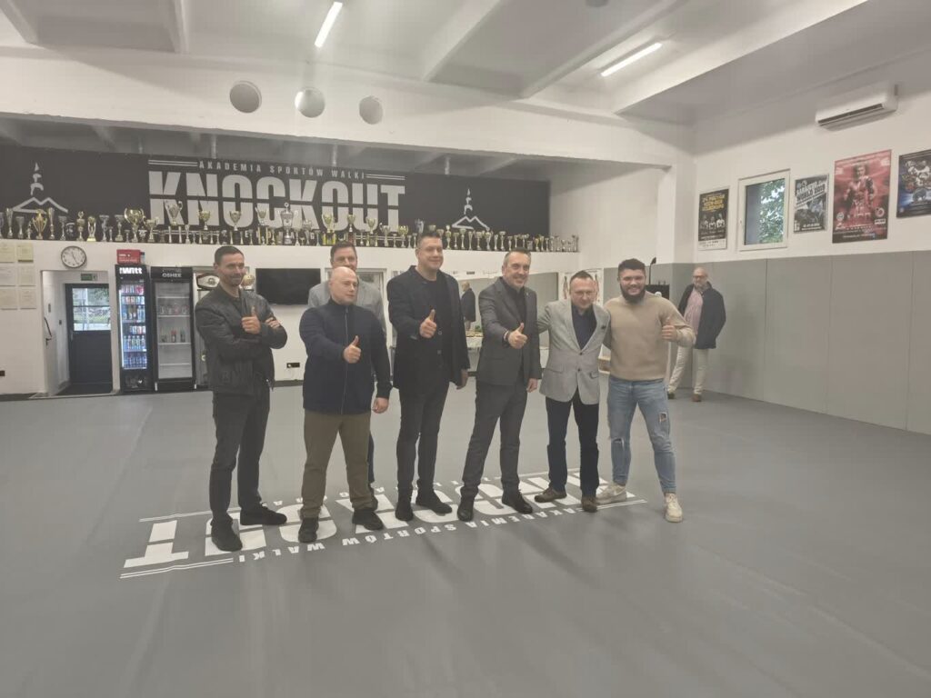ASW Knockout trenuje w nowym obiekcie fot. Jakub Lesiński