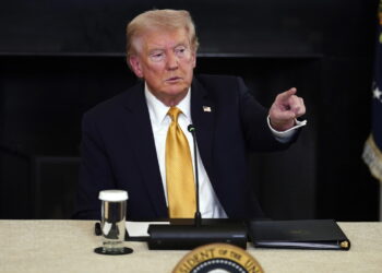 „Zobaczymy za sześć miesięcy”. Trump drwi z reakcji Putina na sankcje 13 Fot. PAP/EPA/WILL OLIVER / POOL