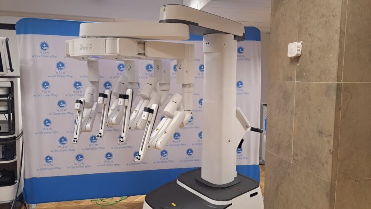 Gorzowski szpital testuje nowego robota. To urządzenie najnowszej generacji Radio Zachód - Lubuskie