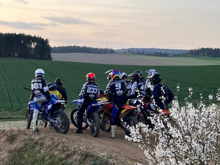 Lubuscy motocrossowcy na podium VI rundy mistrzostw strefy Polski Zachodniej 9 Lubuscy motocrossowcy na podium VI rundy mistrzostw strefy Polski Zachodniej Radio Zachód - Lubuskie