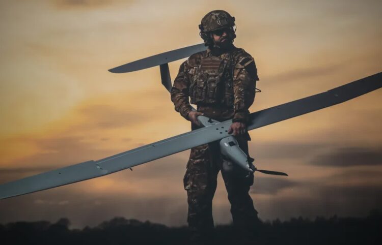 Umowa zakłada dostarczenie do końca 2025 r. do Wojska Polskiego 13 zestawów dronów. FlyEye. Fot. PAP/ Albert Zawada