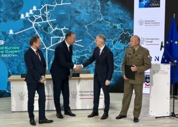 Podpisano wstępne porozumienie w sprawie przyłączenia Polski do systemu rurociągów NATO. Fot. X/MON