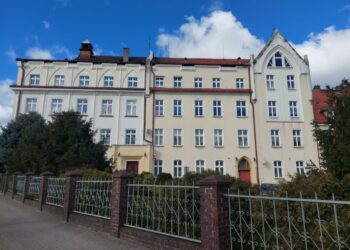 Prace remontowe przy budynku sióstr Elżbietanek Radio Zachód - Lubuskie