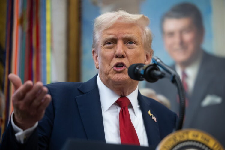 W USA częściowe zawieszenie działalności rządu 9 Donald Trump (PAP/EPA/FRANCIS CHUNG / POOL)