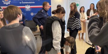 Targi pracy w Świebodzinie - było w czym wybierać 10 Targi pracy w Świebodzinie - było w czym wybierać Radio Zachód - Lubuskie