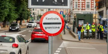 Kontrole na granicach z Niemcami i Litwą przedłużone o pół roku 9 Przejście graniczne Zgorzelec-Goerlitz, fot. PAP/Tomasz Golla