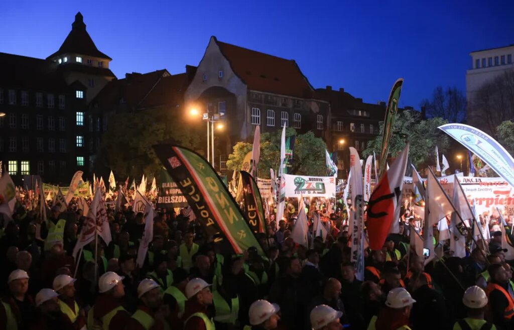 Manifestacja związkowców w Katowicach. Kolorz: potrafimy się zjednoczyć i być razem Kolorz: bez względu na sympatie polityczne zjednoczyliśmy się wszyscy razem. Fot. PAP/Jarek Praszkiewicz