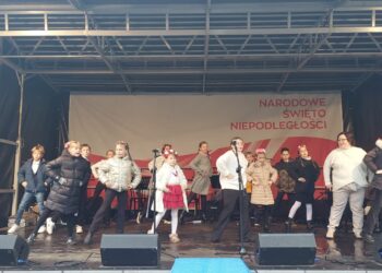 Piknik Niepodległościowy przy zielonogórskim ratuszu Radio Zachód - Lubuskie