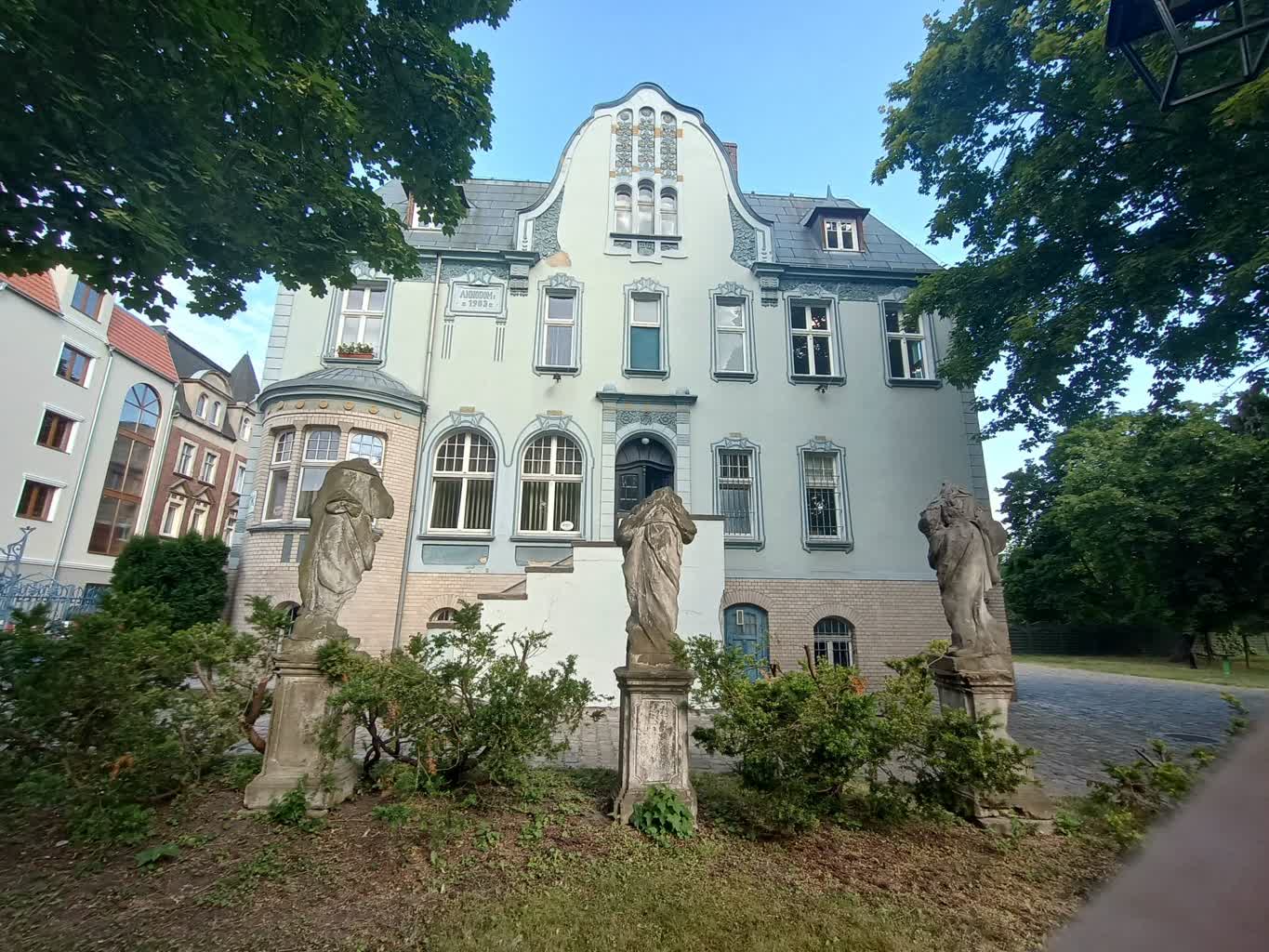 Dobiega końca remont parteru w Żarskim Domu Kultury