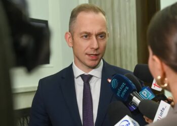 Tomczyk zawiadomi prokuraturę ws. domniemanego proponowania politykom Kukiz'15 korzystania z Funduszu Sprawiedliwości 12 Cezary Tomczyk Fot. PAP/Piotr Nowak