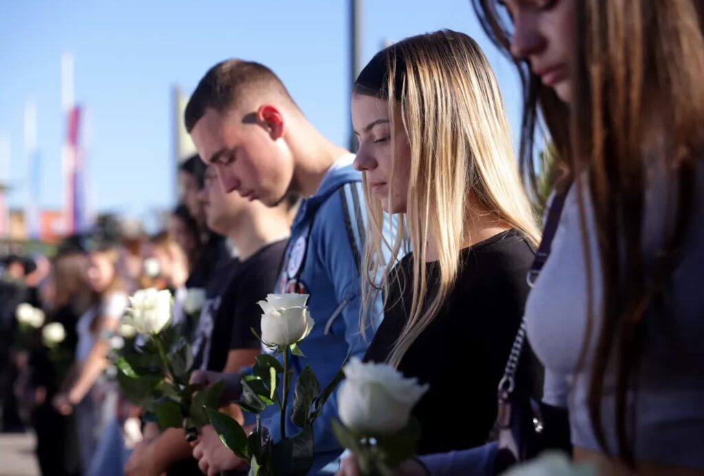Uczczenie zabitych 16 minutami ciszy. Fot. EPA/ANDREJ CUKIC