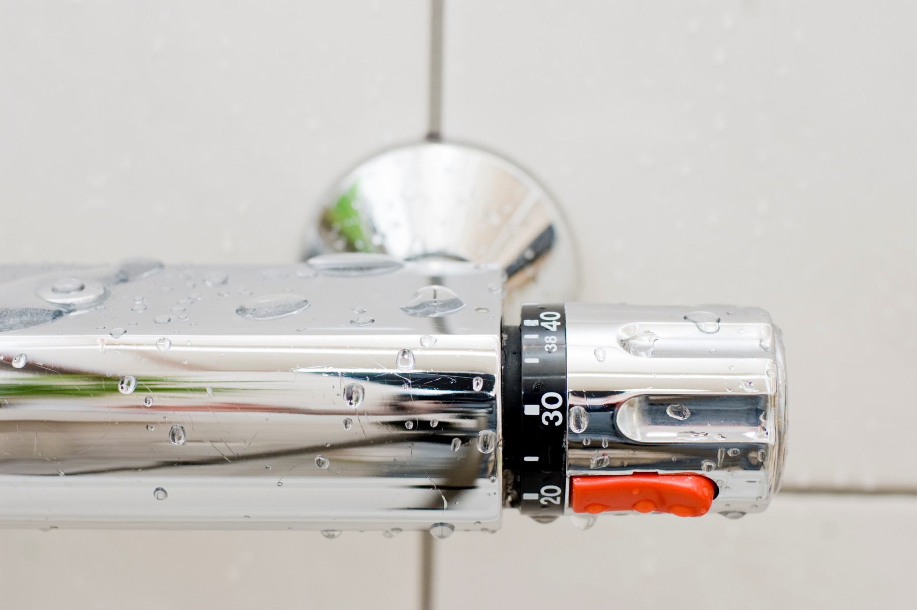 Bateria prysznicowa z termostatem – czy warto w nią zainwestować? Bezpieczeństwo i oszczędność w jednym Radio Zachód - Lubuskie