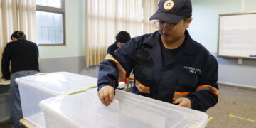 Komunistka mierzy się z kandydatami prawicy w wyborach prezydenckich 10 Fot. PAP/EPA/ELVIS GONZAEZ