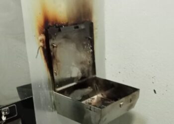 Ktoś wrzucił petardę do miejskiej toalety. Są zniszczenia 14 Ktoś wrzucił petardę do miejskiej toalety. Są zniszczenia Radio Zachód - Lubuskie