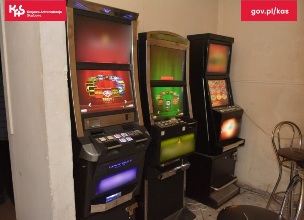 KAS: 11 nielegalnych urządzeń do gier hazardowych w Gorzowie fot. KAS