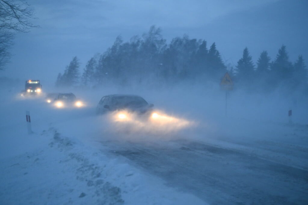 W nocy oblodzenia w 11 województwach, a w dwóch marznące deszcze powodujące gołoledź 11 Fot. PAP/Darek Delmanowicz
