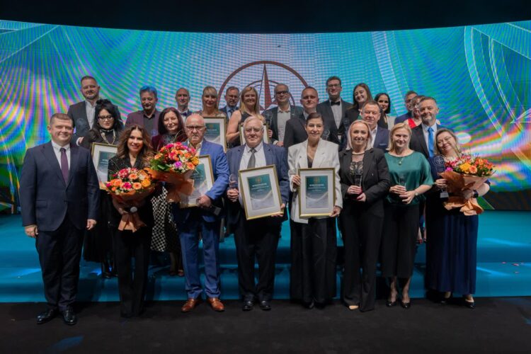 „Nawigatory Biznesu” trafiły do kolejnych firm 8 „Nawigatory Biznesu” trafiły do kolejnych firm Radio Zachód - Lubuskie