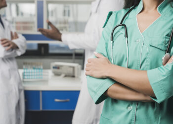 Posłowie PiS chcą kontroli w szpitalach. NFZ odpowiada 13 fot. freepik