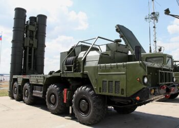 Zdjęcie ilustracyjne. Rakietowy system przeciwlotniczy S-300. Fot. Wikipedia