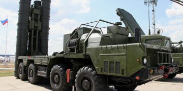 Zdjęcie ilustracyjne. Rakietowy system przeciwlotniczy S-300. Fot. Wikipedia