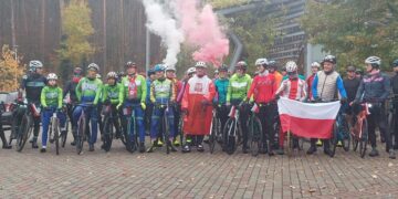 Rowerzyści uczcili Narodowe Święto Niepodległości [ZDJĘCIA] Radio Zachód - Lubuskie