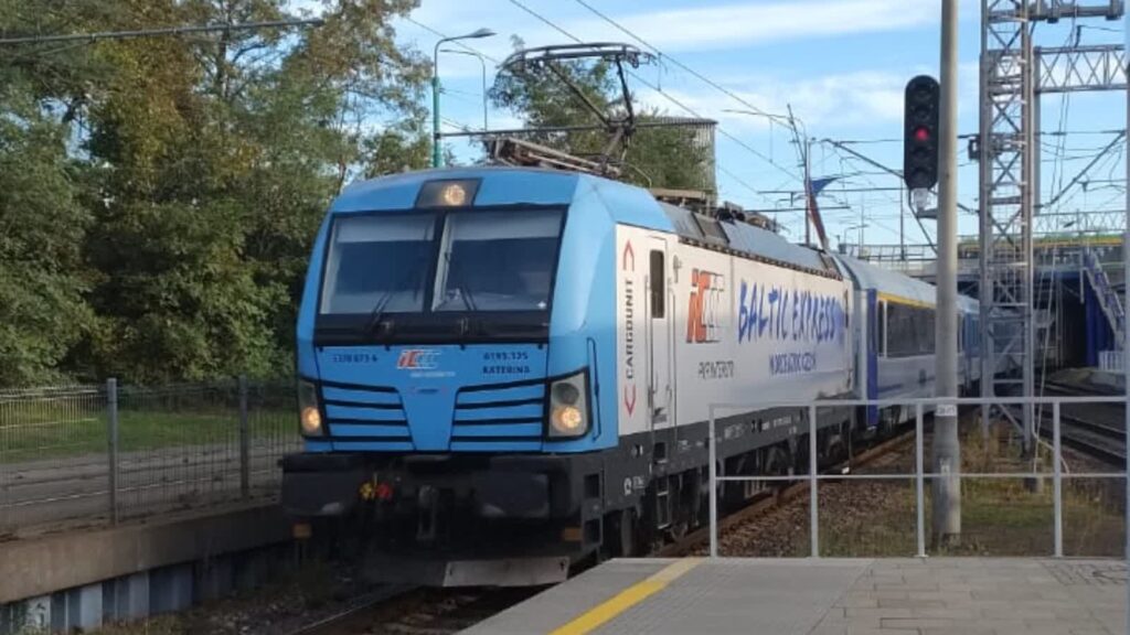 PKP Intercity: bilety na ekspresy z 4-miesięcznym wyprzedzeniem 3 Fot. Paweł Kowalski