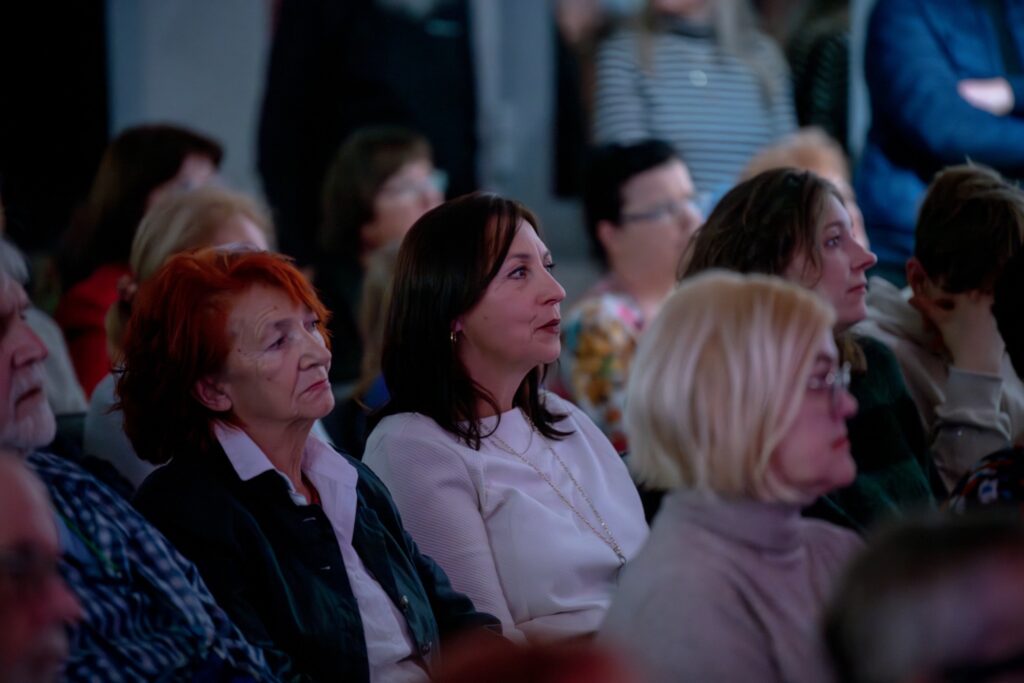 Otwarcie wystawy "Fotoreportaże" autorstwa Tomasza Gawałkiewicza Radio Zachód - Lubuskie