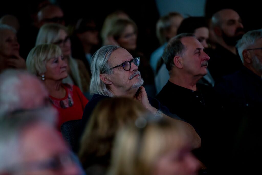 Otwarcie wystawy "Fotoreportaże" autorstwa Tomasza Gawałkiewicza Radio Zachód - Lubuskie