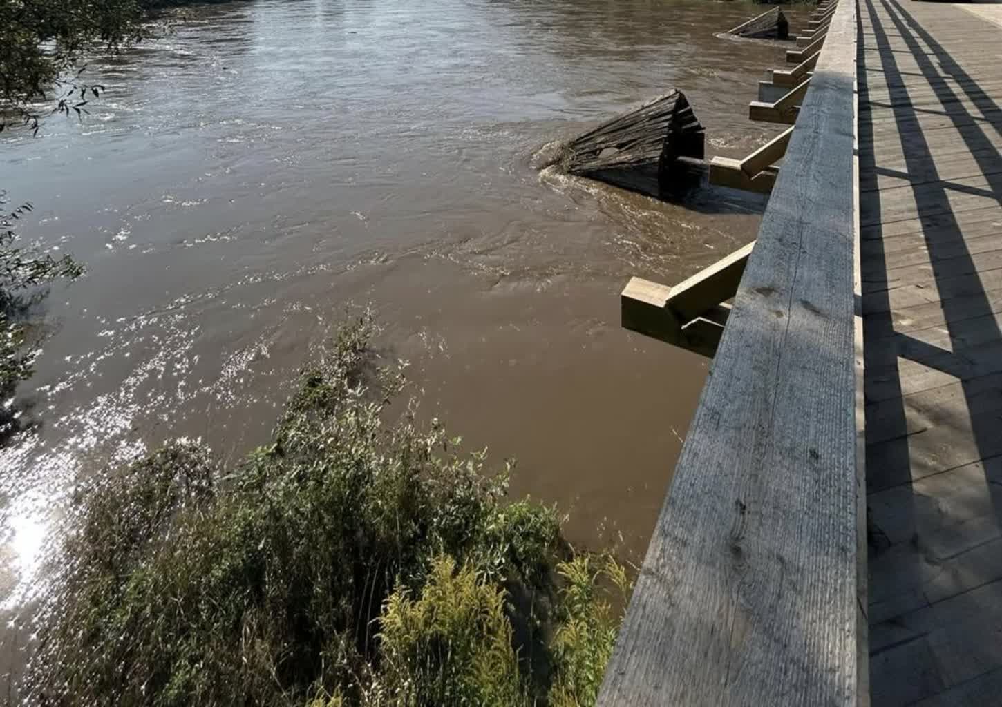 Ostatnie prace przy moście w Gorzupi