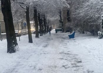 Opóźnienia samolotów na lotnisku w Poznaniu