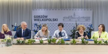 Gorzowscy wychowawcy nie będą już zarabiać najmniej w Lubuskiem 10 Gorzowscy wychowawcy nie będą już zarabiać najmniej w Lubuskiem Radio Zachód - Lubuskie