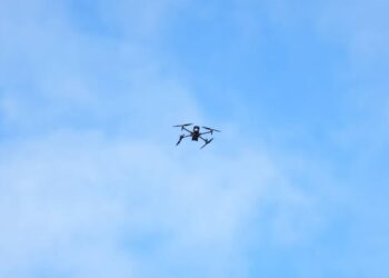 Nad belgijską bazą wojskową po raz kolejny zauważono niezidentyfikowane drony 15 Dron (zdjęcie ilustracyjne). Fot. EPA/EMIL HELMS