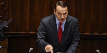 Sejmowe wystąpienie wicepremiera i szefa MSZ Radosława Sikorskiego (PAP/Albert Zawada)