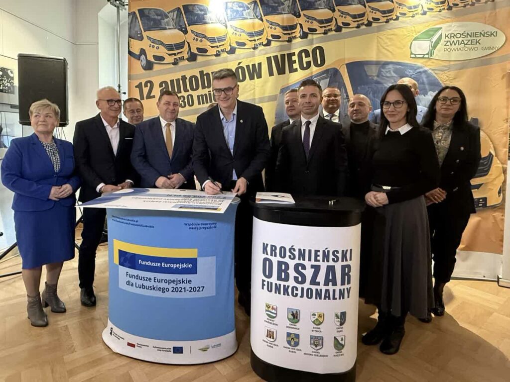 12 nowych autobusów dla powiatu krośnieńskiego Radio Zachód - Lubuskie