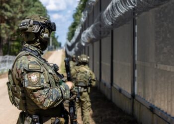 Sejm zgodził się na przedłużenie czasowego zawieszenia prawa do azylu na granicy z Białorusią 12 Fot. mjr SG Krzysztof Grzech/KGSG