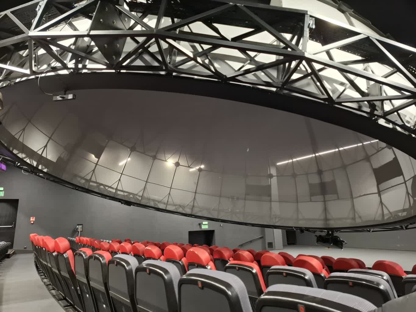 Planetarium Wenus po wymianie systemu projekcyjnego Radio Zachód - Lubuskie