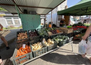 Targowisko przy ul. Owocowej. Rozmowy o lokalizacji Radio Zachód - Lubuskie