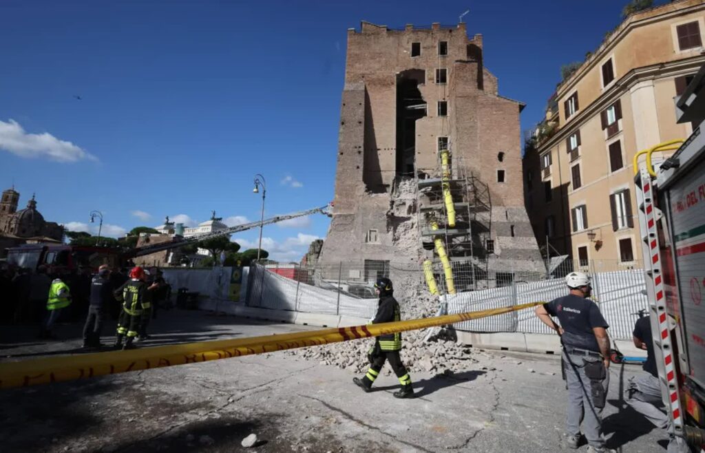 Miejsce katastrofy Fot. PAP/EPA/MASSIMO PERCOSSI