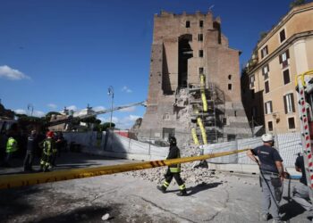 Miejsce katastrofy Fot. PAP/EPA/MASSIMO PERCOSSI