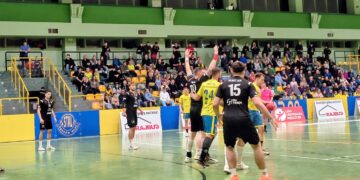 Tylko drobny przestój i Stal ma czwartą z rzędu wygraną 8 Tylko drobny przestój i Stal ma czwartą z rzędu wygraną Radio Zachód - Lubuskie