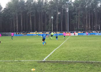 Stal w dziewiątkę uległa wiceliderowi 12 fot. Paweł Górski