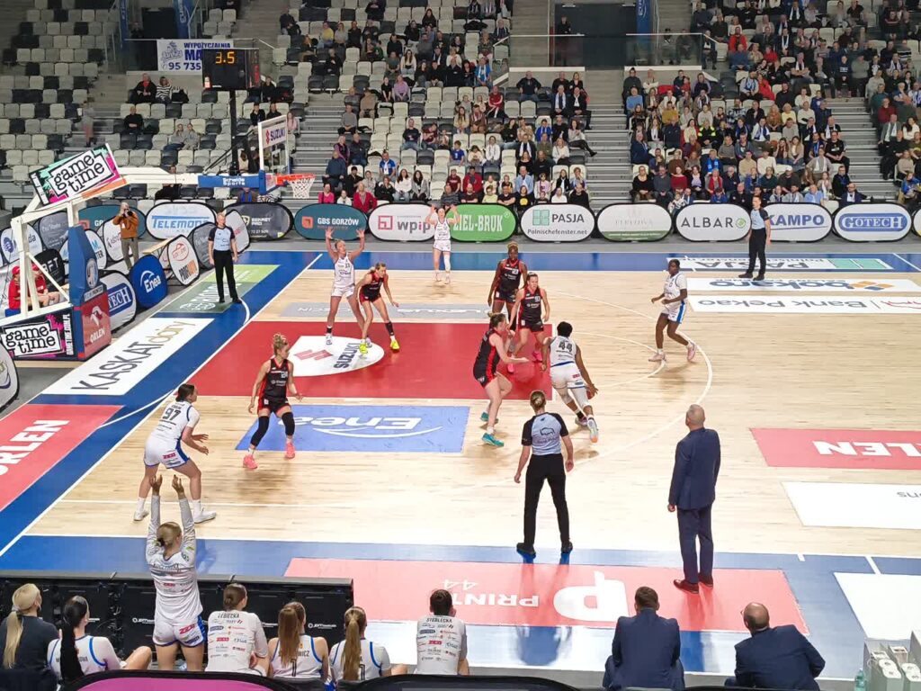 Zimny prysznic w Arenie Gorzów Radio Zachód - Lubuskie