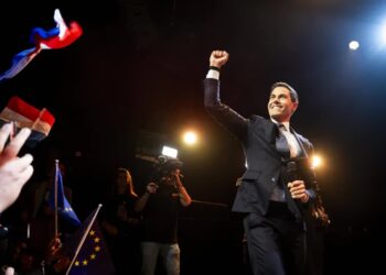 Partia D66 Roba Jettena zwyciężyła w wyborach parlamentarnych w Holandii. Fot. PAP/ EPA/ROBIN UTRECHT