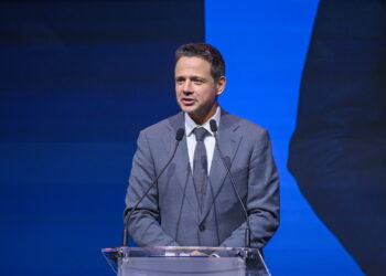 Podwyżka dla Rafała Trzaskowskiego. Warszawscy radni podnieśli jego pensję 11 Rafał Trzaskowski. Fot. PAP/Marcin Obara