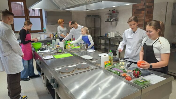 Młodzi kucharze przygotowali zdrowe śniadanie. Finał konkursu w Gorzowie Radio Zachód - Lubuskie