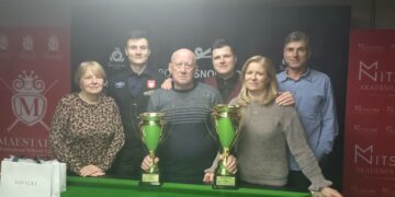 Baranowski najlepszy w zielonogórskiej edycji PLS TOP 16 6 Mateusz Baranowski (trzeci z prawej) wraz z rodziną oraz finałowym rywalem (drugi z lewej) - fot. Jakub Lesiński