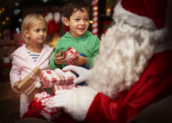 Mikołajki dla dzieci uchodźców i migrantów 12 Foto: Freepik