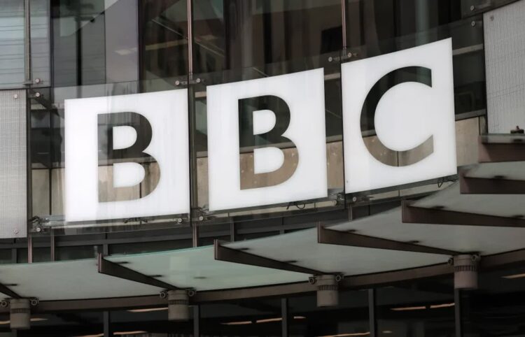 Szef BBC podaje się dymisji z powodu krytykowanego dokumentu na temat Trumpa 9 Logo BBC Fot. PAP/EPA/ANDY RAIN